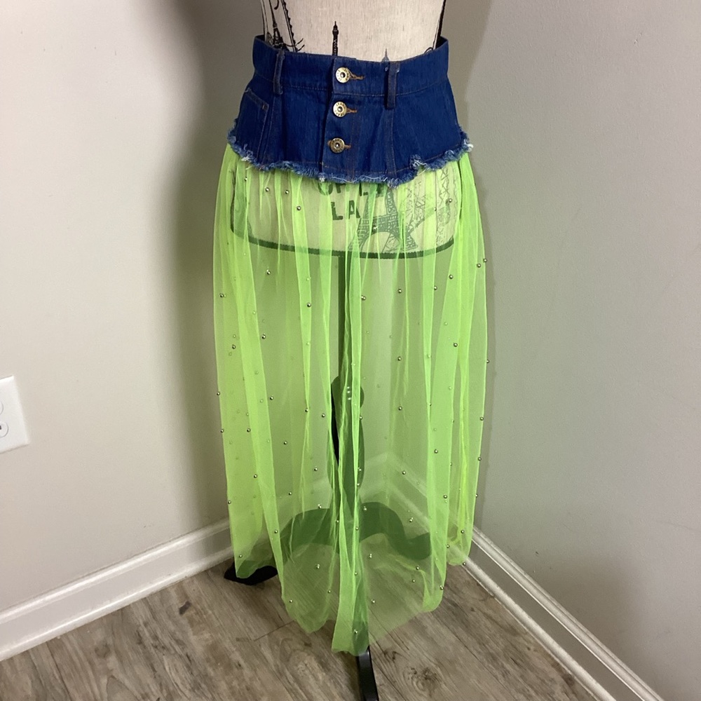 .118 Touch Me Women’s Denim Neon Green Tulle Maxi Skirt